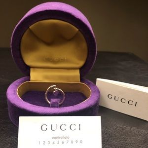 Gucci 18K White Gold Heart and Cross Ring